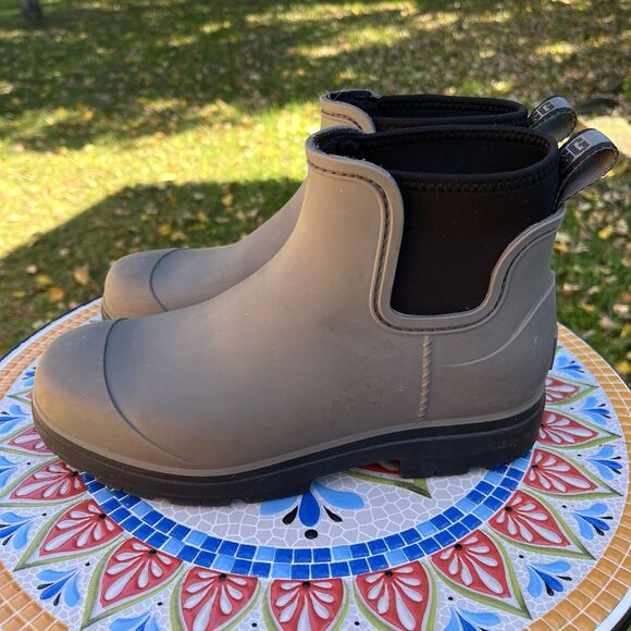 UGG Droplet Rain Boots Womens Size 8 Waterproof Rubber Slip On 1130831 Taupe - Picture 1 of 10